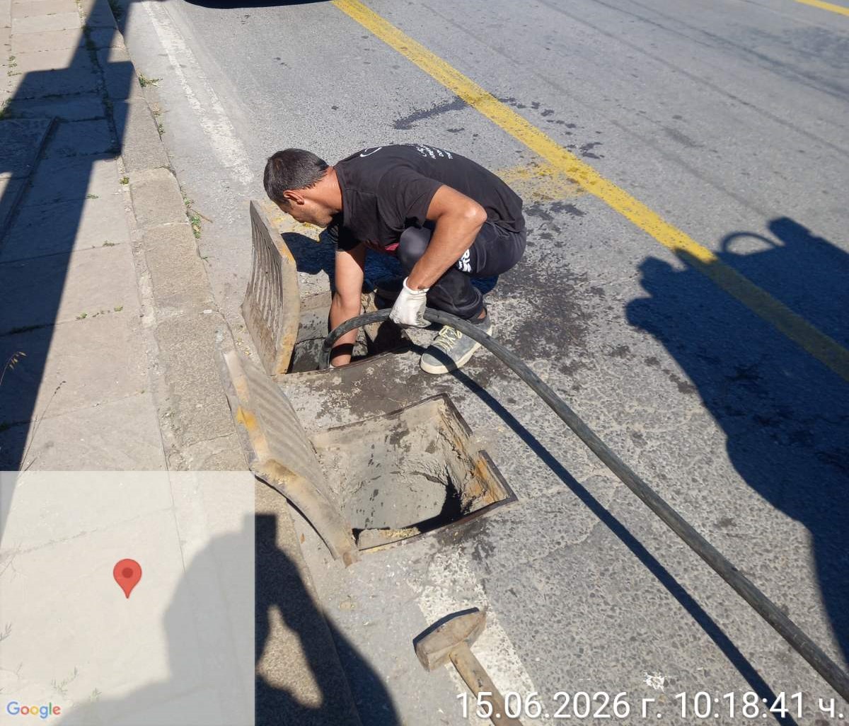 ПОЧИСТВАНЕ НА ДЪЖДОПРИЕМНИ ШАХТИ