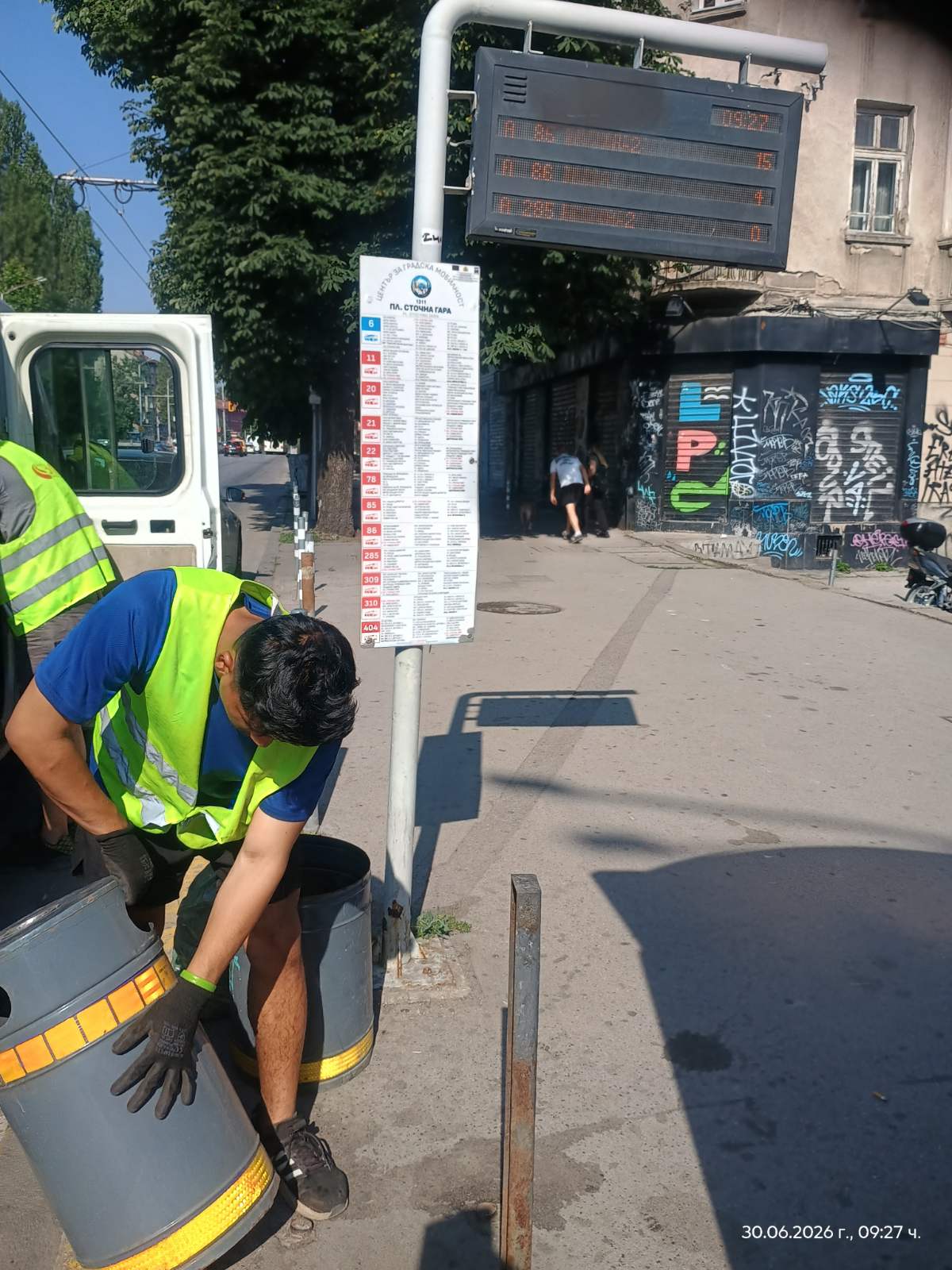 Подмяна на технически неизправни улични кошчета