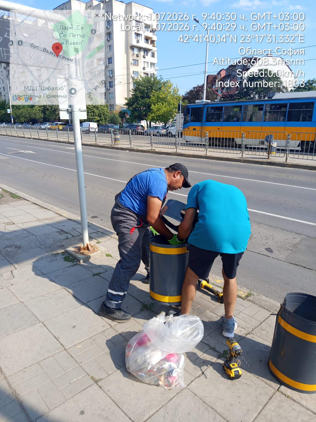 Подмяна на улични кошчета
