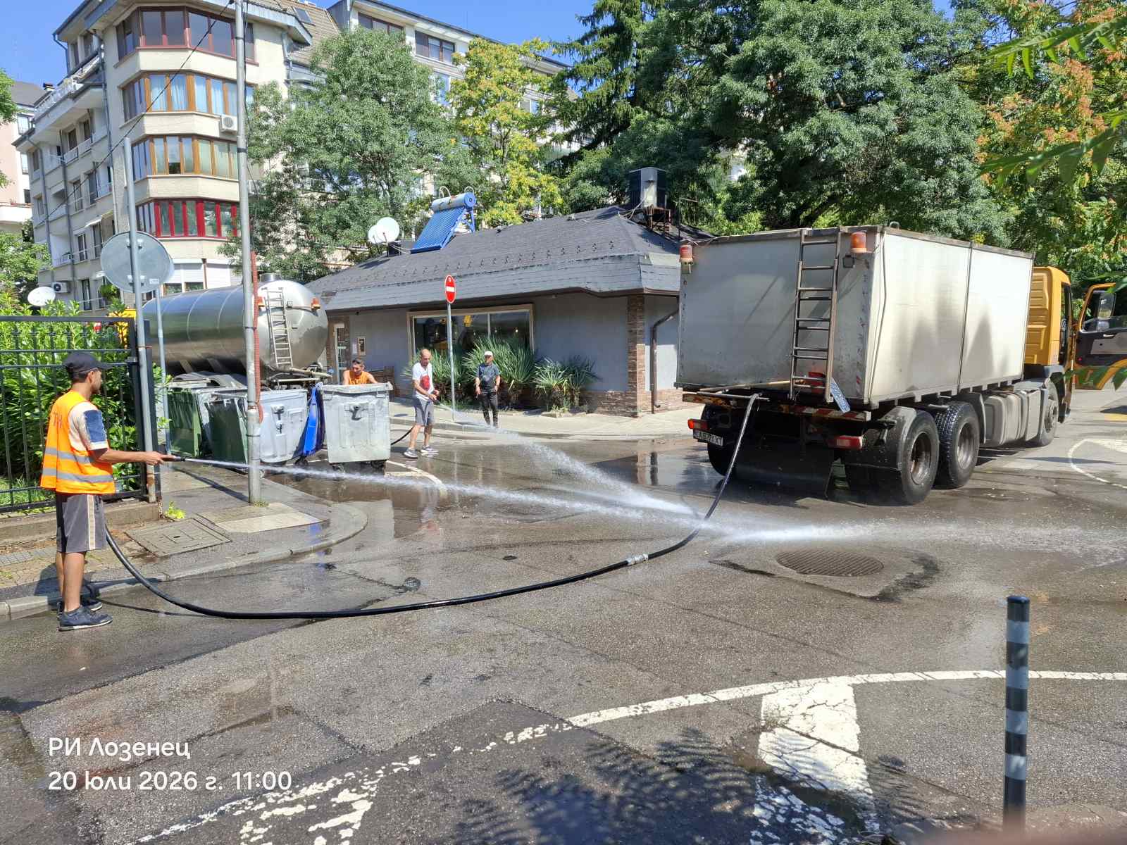 Миене на улици на карета в район "Лозенец"