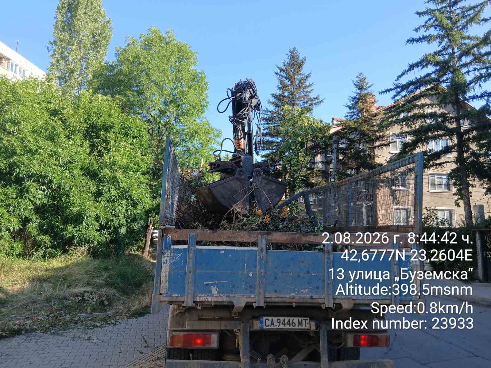 Събиране и транспортиране на зелени отпадъци