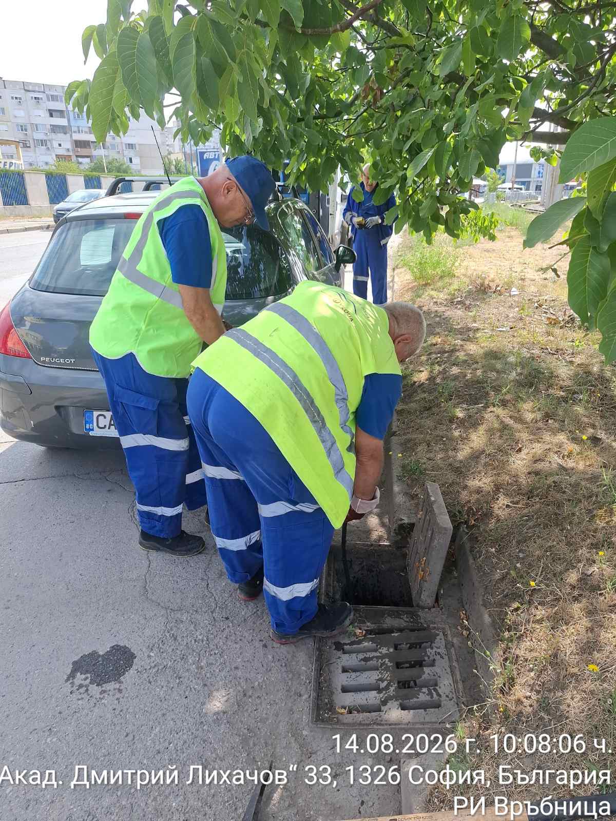 Почистване на дъждоприемни шахти