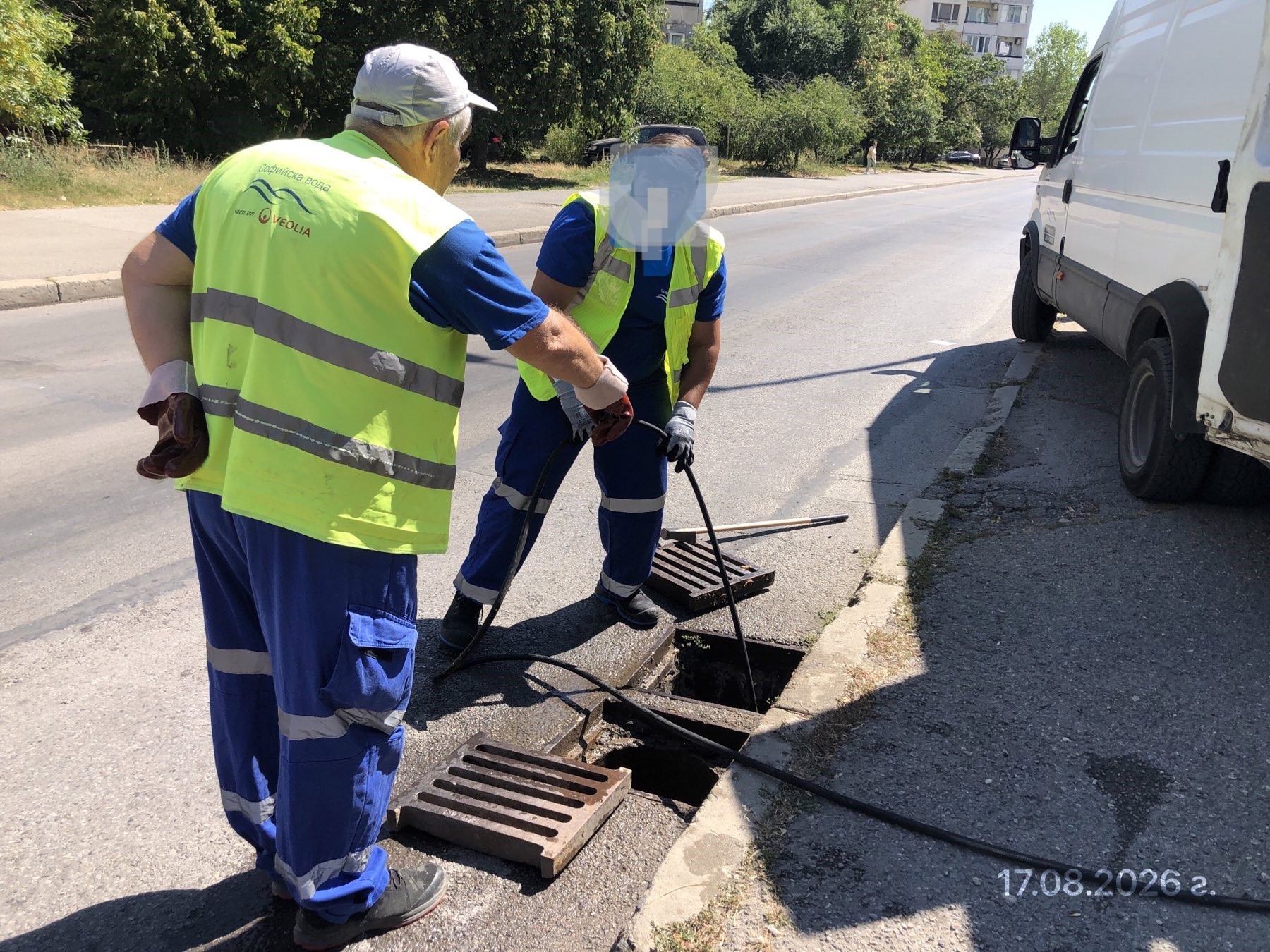 Почистване на дъждоприемни шахти