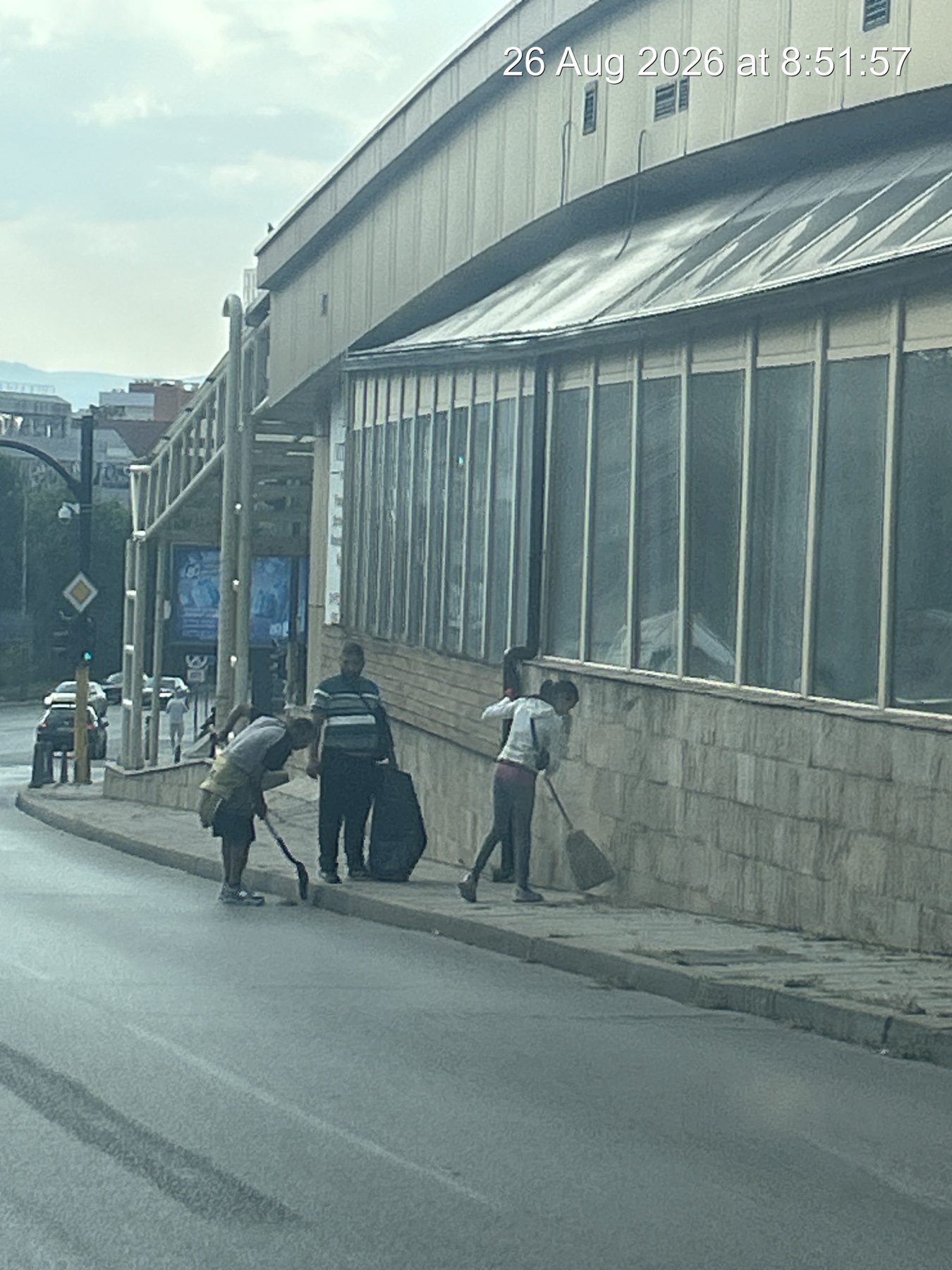 Почиставане на тротоари