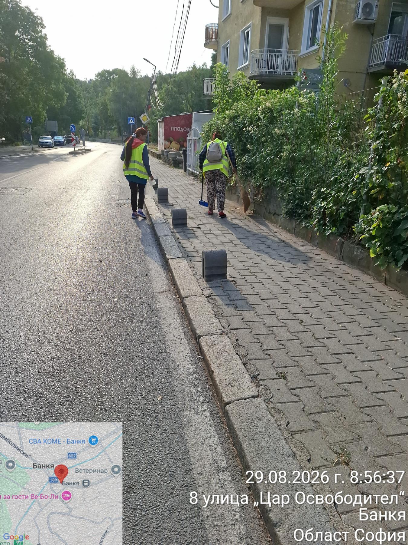 Почистване на обществени пространства и тротоари