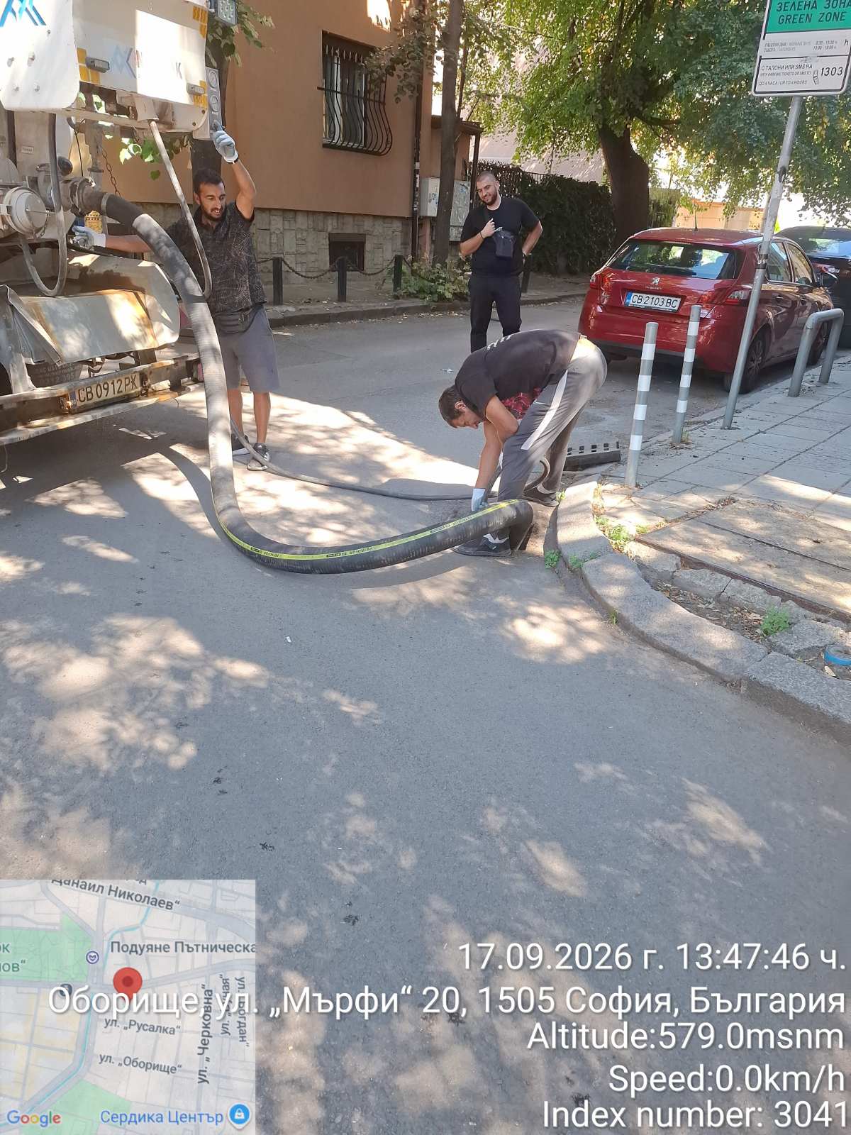 Почистване на дъждоприемни шахти