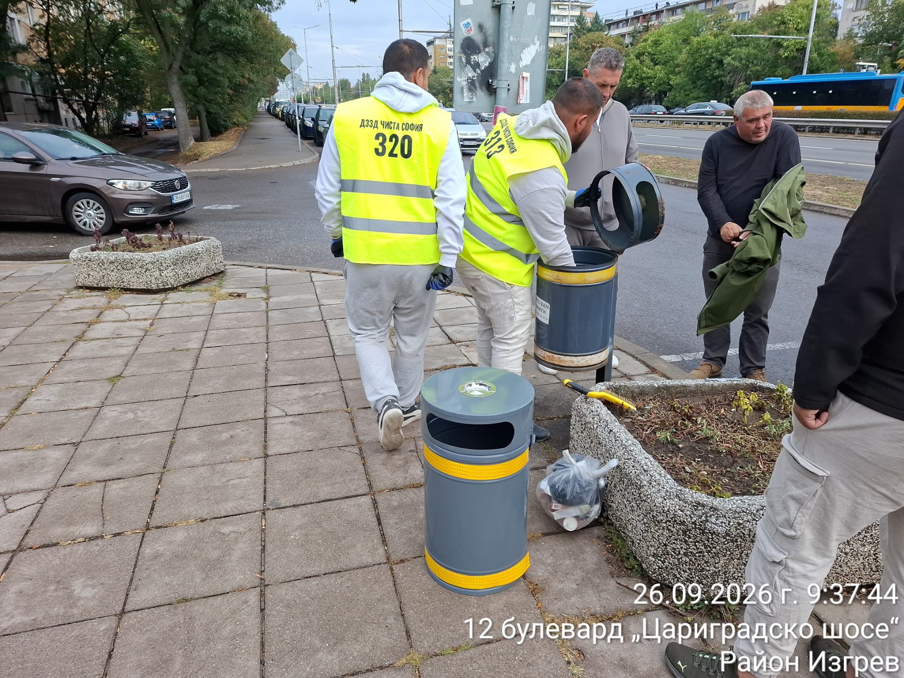 Обслужване на улични кошчета